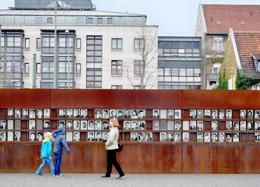 Berlin Wall Memorial tours