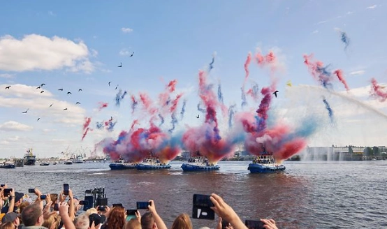 Hamburg harbor festival