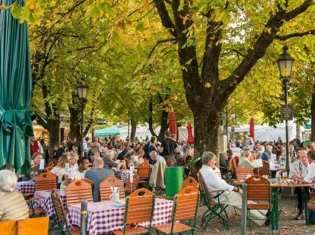 The Ultimate Guide to Beer Gardens in Munich: Top Spots & Local Tips