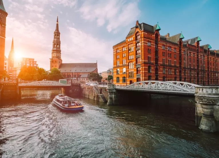 Hamburg weather by month