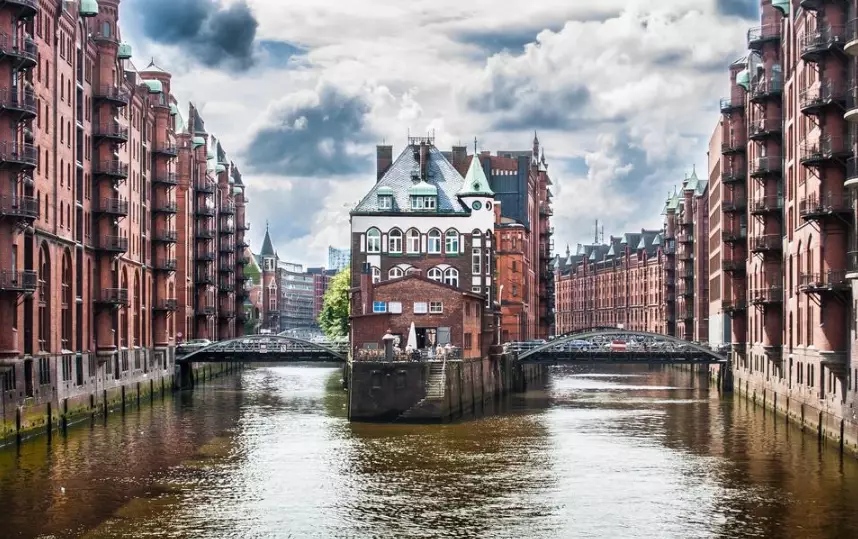 How Many Days in Hamburg is Enough? A Local's Guide (2024 Itineraries)