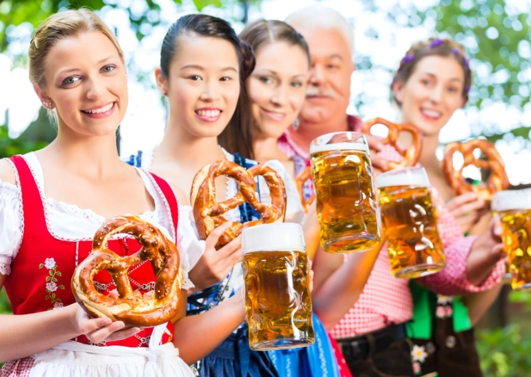 German Traditions: A Complete Guide to Culture, Holidays & Customs