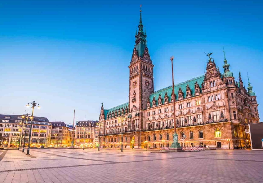 Best Time to Visit Hamburg: Seasonal Guide & Travel Tips