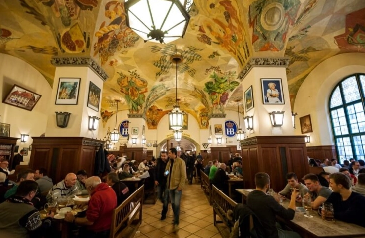 Munich Restaurants: A Traveler's Guide to Dining & Leisure