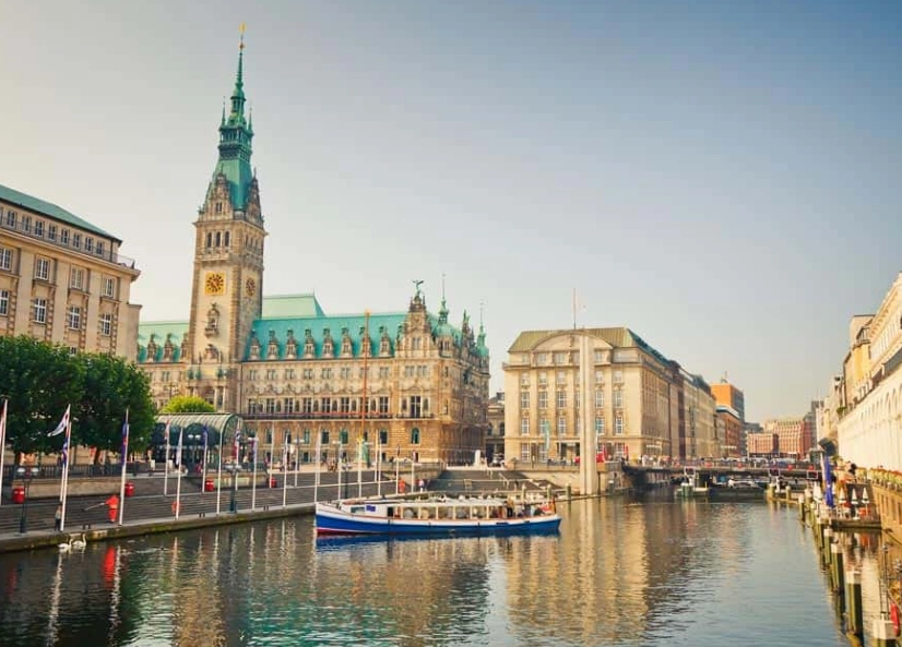 How Many Days to Visit Hamburg: Perfect Itineraries for 2-4 Days
