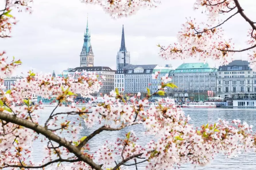hamburg weather by month