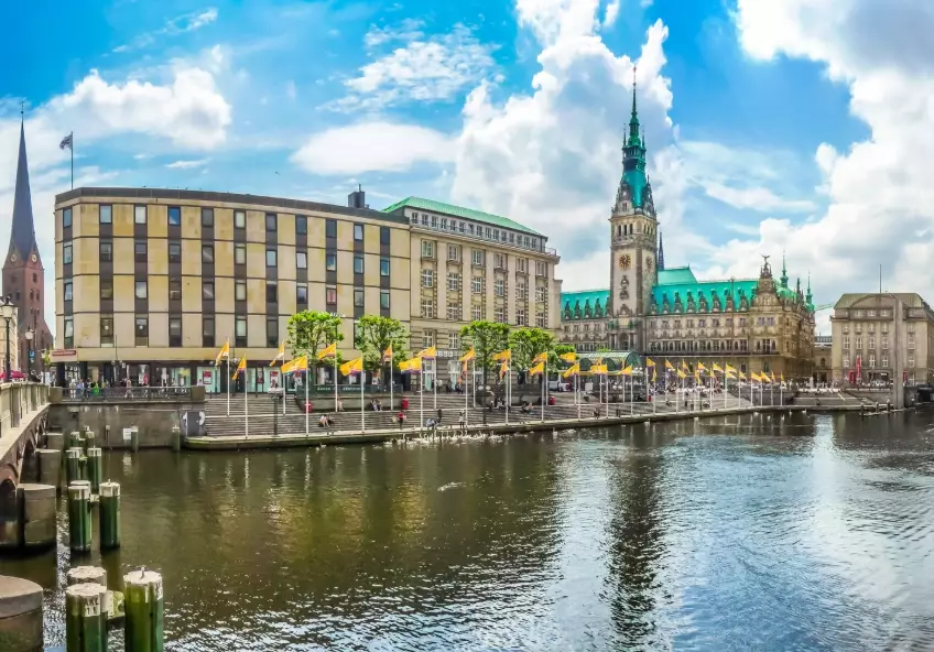 budget travel hamburg young adults