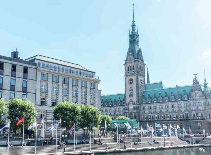 how many days in Hamburg