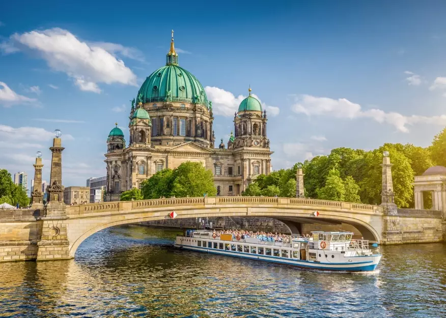 The Ultimate 10-Day Berlin Itinerary: History, Culture & Local Secrets