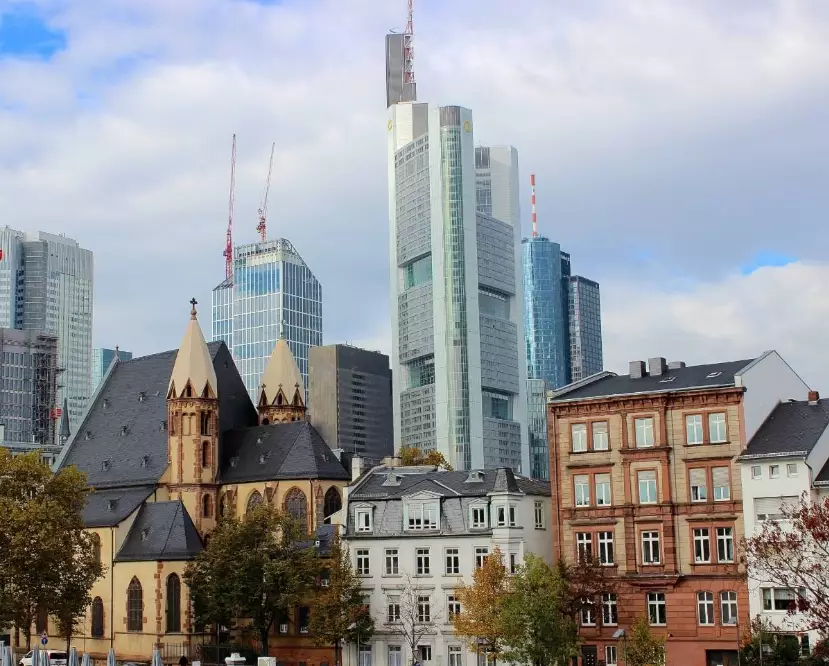 Frankfurt hotel areas to avoid