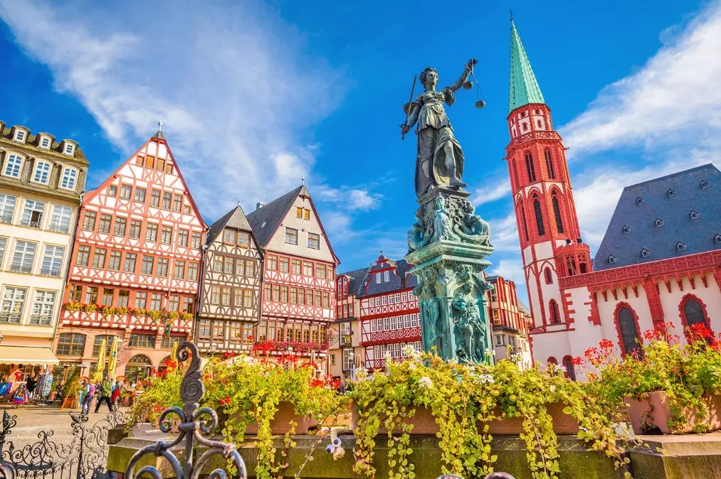 how many days in Frankfurt