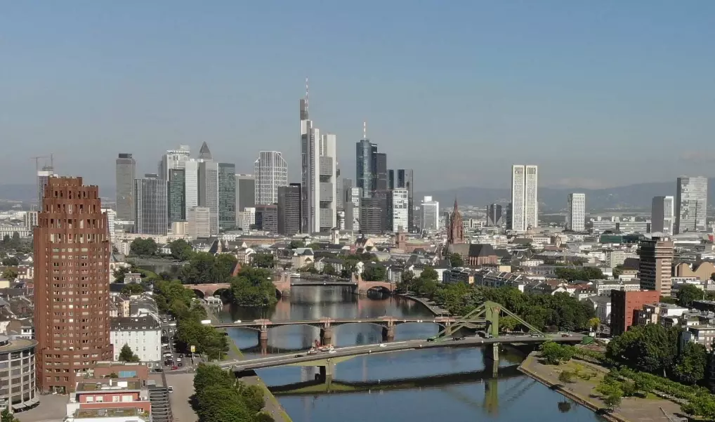 how long customs Frankfurt