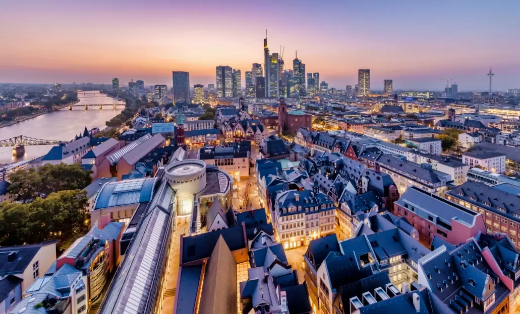 walking in Frankfurt