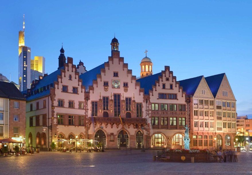 What are two famous places to visit in Frankfurt, Germany?